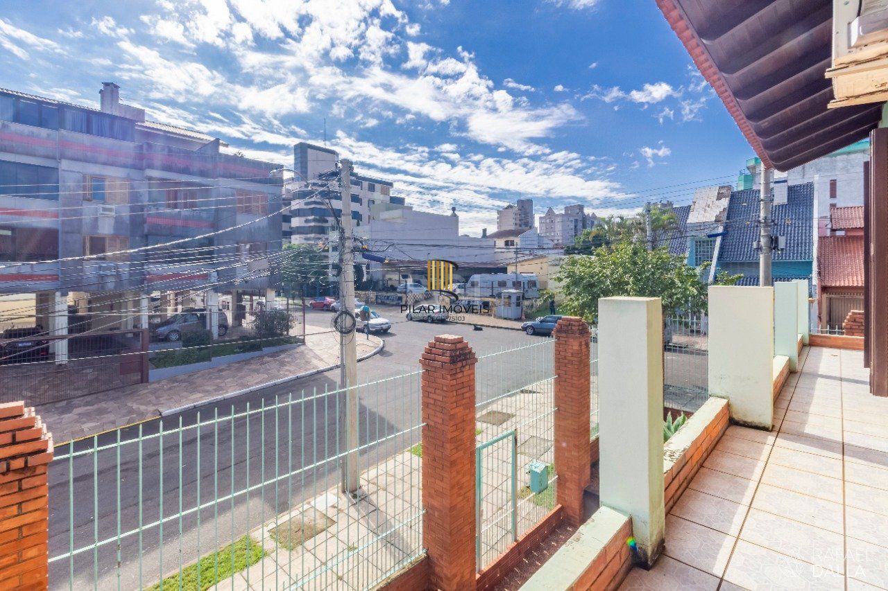 Casa para Venda - 574m², 3 dormitórios, sendo 2 suites, 8 vagas - Jardim Planalto
