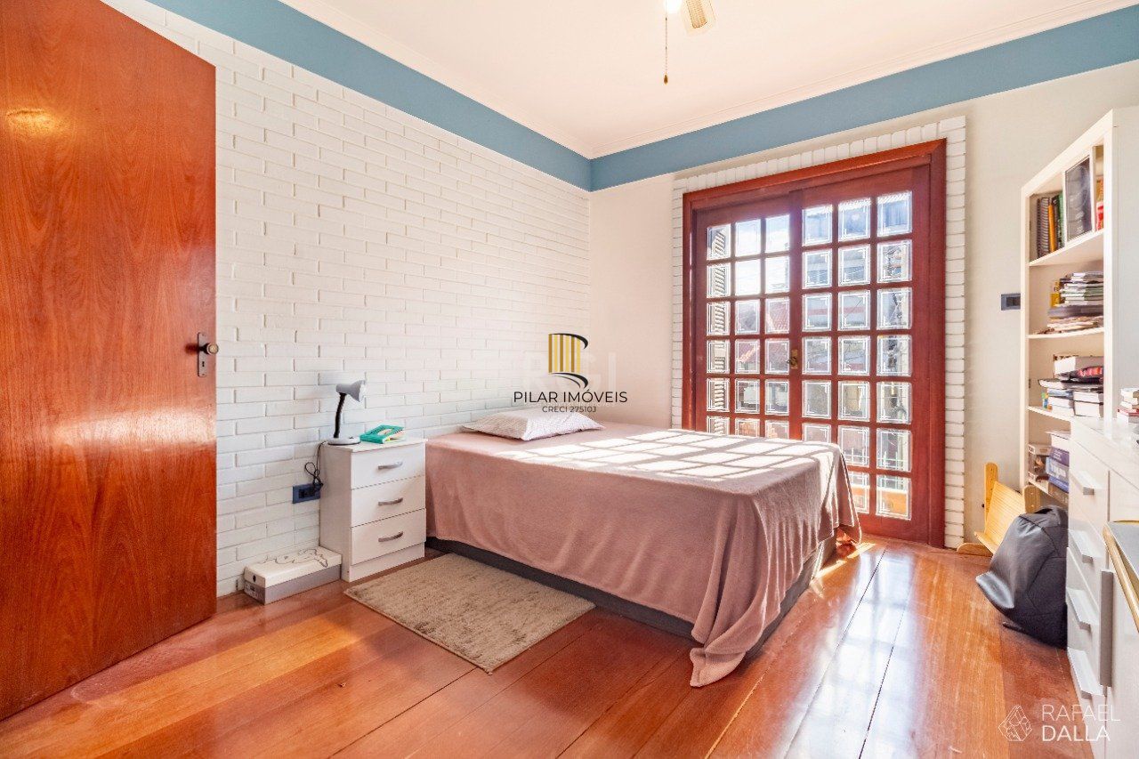 Casa para Venda - 574m², 3 dormitórios, sendo 2 suites, 8 vagas - Jardim Planalto