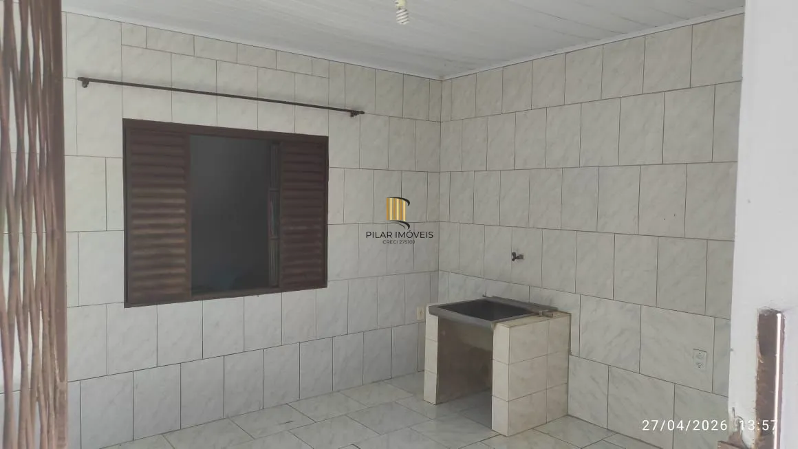 Casa com piscina e salão de festas a venda Canoas / 3 Dormitórios