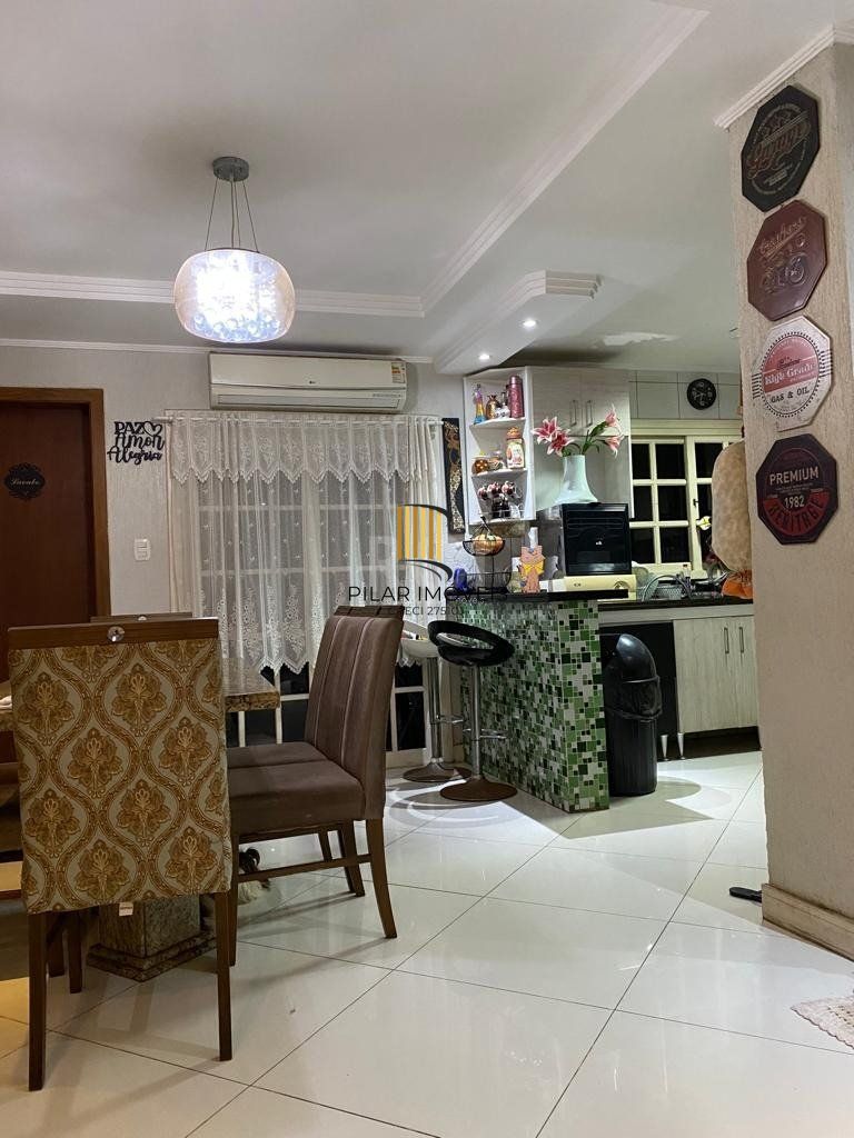 Sobrado para Venda - 204m², 3 dormitórios, sendo 1 suites, 2 vagas - Sarandi