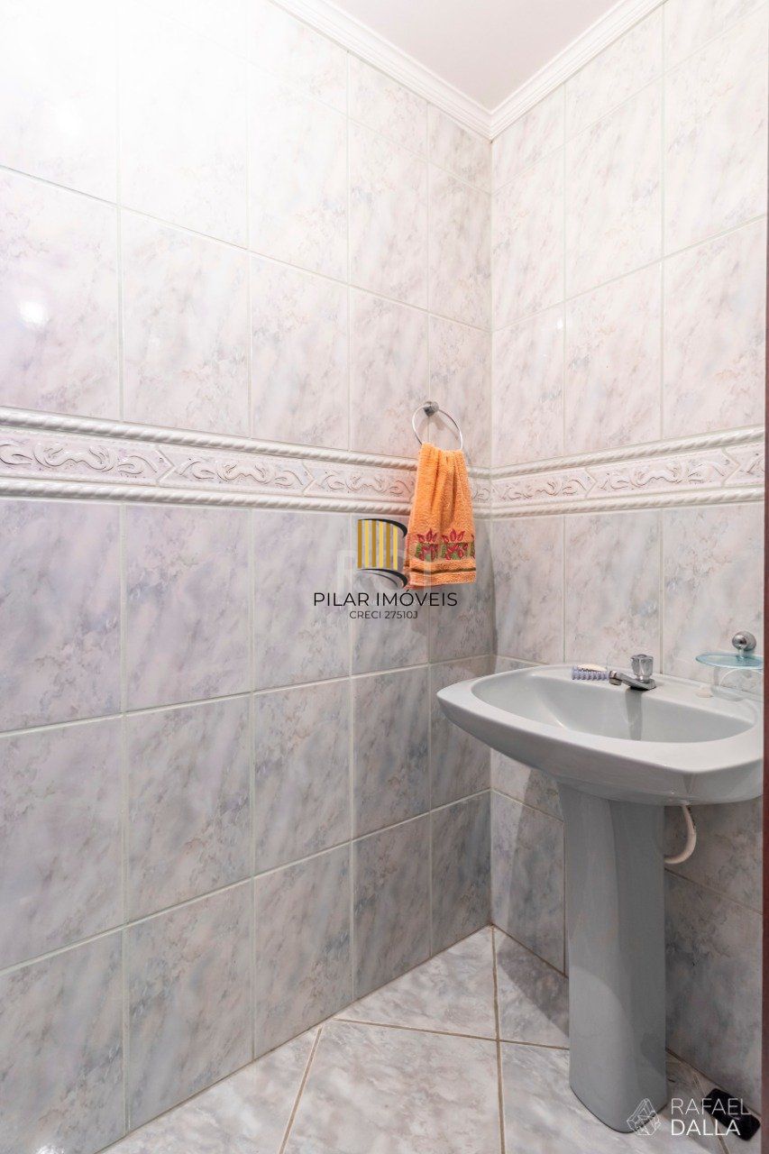 Casa para Venda - 574m², 3 dormitórios, sendo 2 suites, 8 vagas - Jardim Planalto