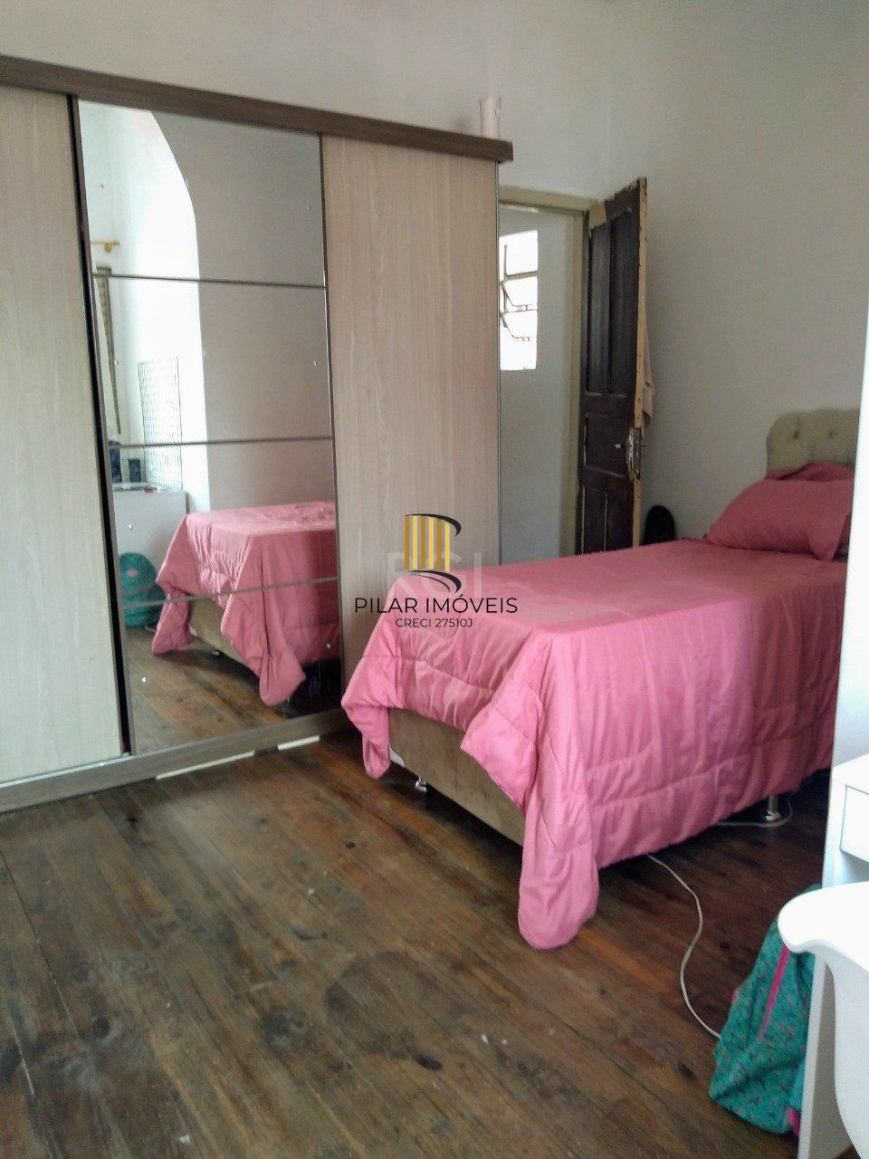 Casa para Venda - 400m², 3 dormitórios, sendo 2 suites, 2 vagas - Floresta