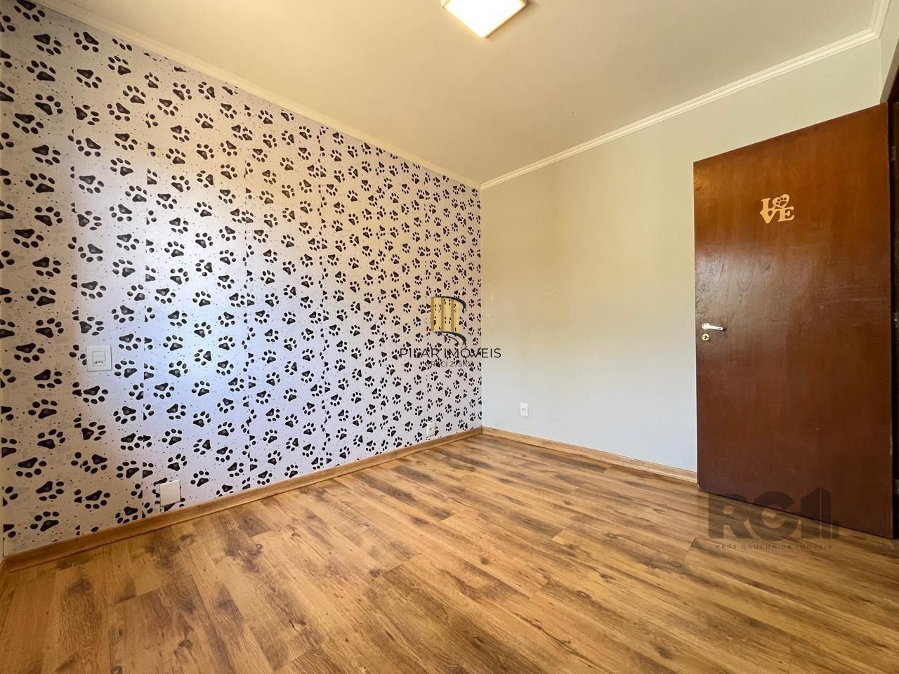 Casa 3 dormitórios no bairro Serraria
