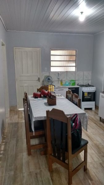 Casa para Venda - 60m², 2 dormitórios, 2 vagas - Maria Regina