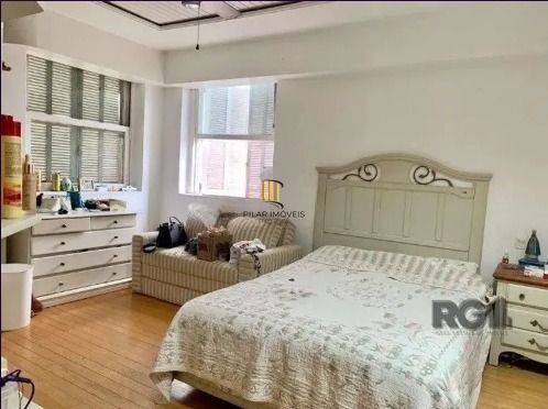 Casa 4 dormitórios no bairro Espírito Santo