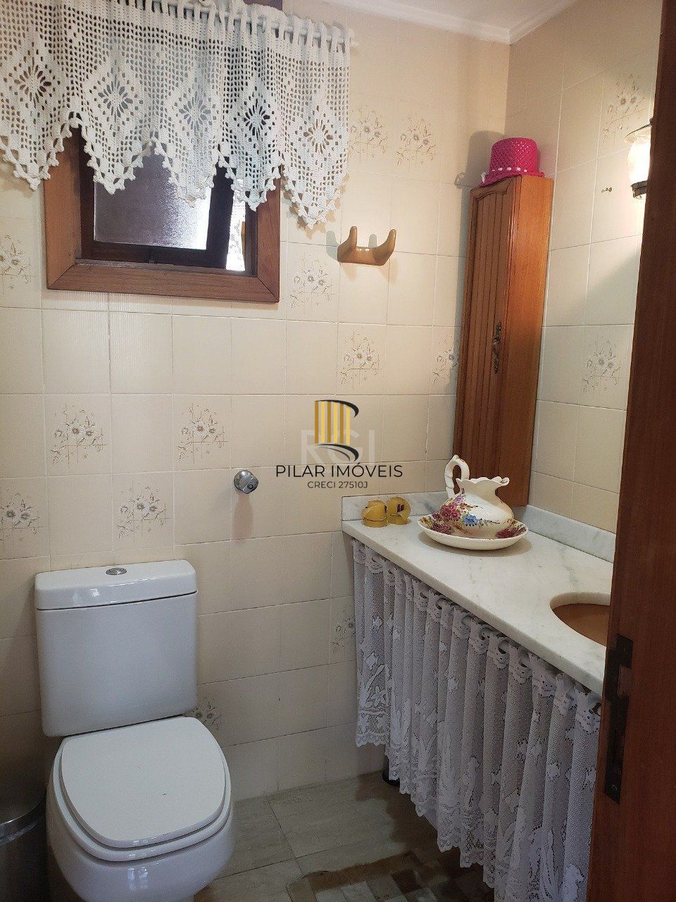 Cobertura para Venda - 296m², 3 dormitórios, sendo 1 suites, 3 vagas - Petrópolis