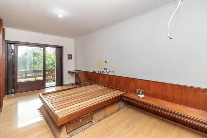 Casa / 3 Dormitórios / 1 Suíte / 3 Vagas / Churrasqueira / Piscina / Jardim Planalto / Jardim Itu / Porto Alegre / RS