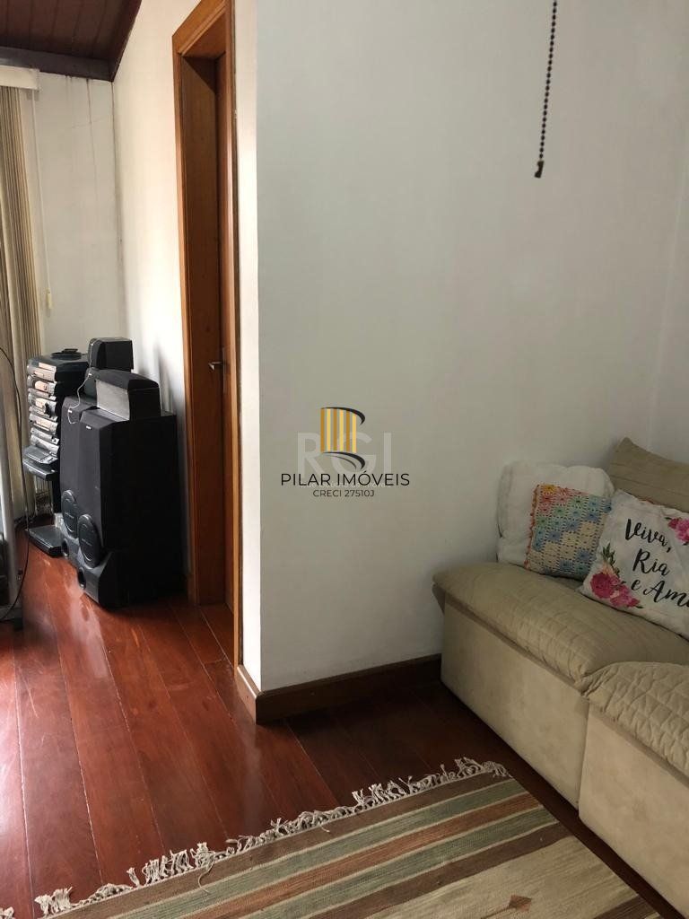 Cobertura para Venda - 100.94m², 3 dormitórios, sendo 1 suites, 2 vagas - Petrópolis