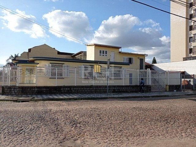 Casa para Venda - 200m², 4 dormitórios, 4 vagas - Passo da Areia - Pilar Imóveis