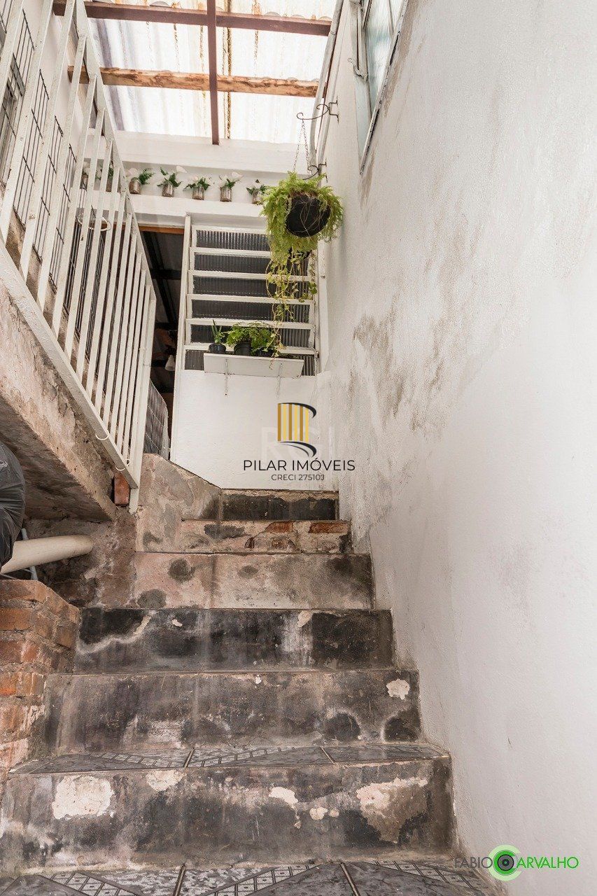 Casa para Venda - 168m², 3 dormitórios, sendo 1 suites, 3 vagas - Medianeira