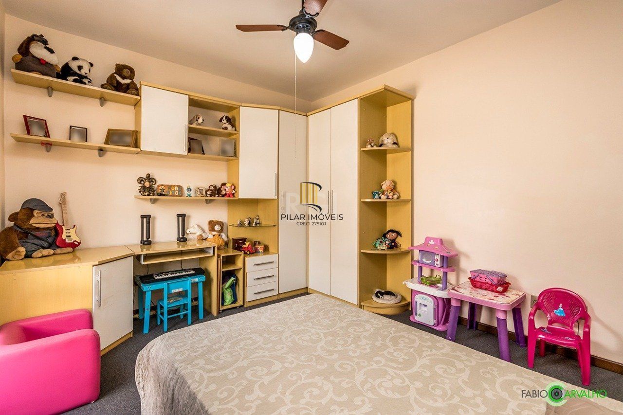 Sobrado para Venda - 335m², 4 dormitórios, sendo 2 suites, 3 vagas - Petrópolis