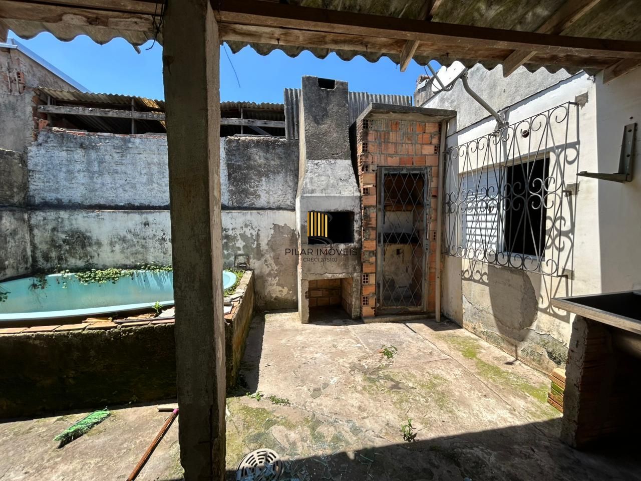 CASA COM 2 DORMITÓRIOS NO  BAIRRO FARRAPOS