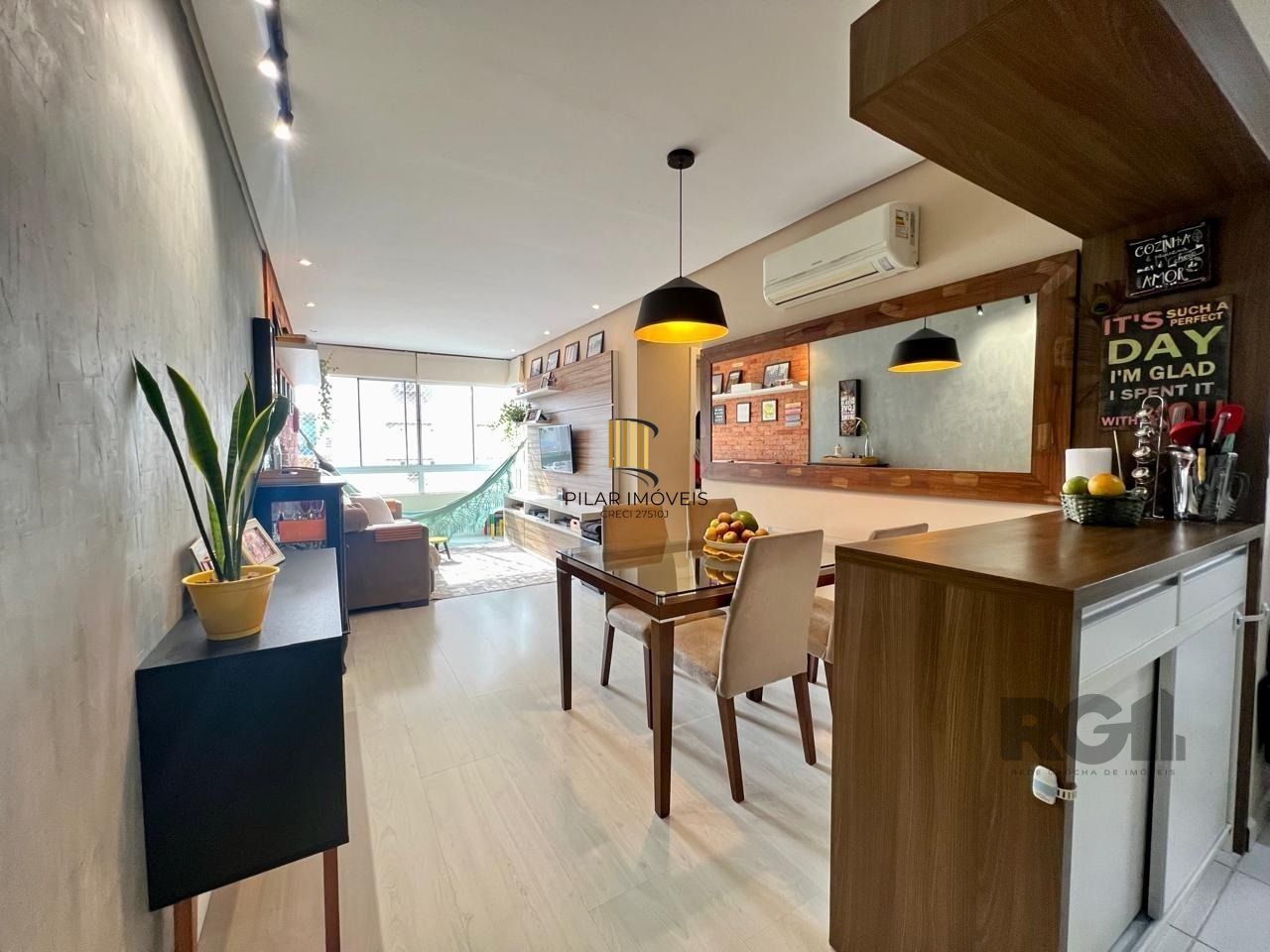 Apartamento 2 dormitórios no bairro Cavalhada