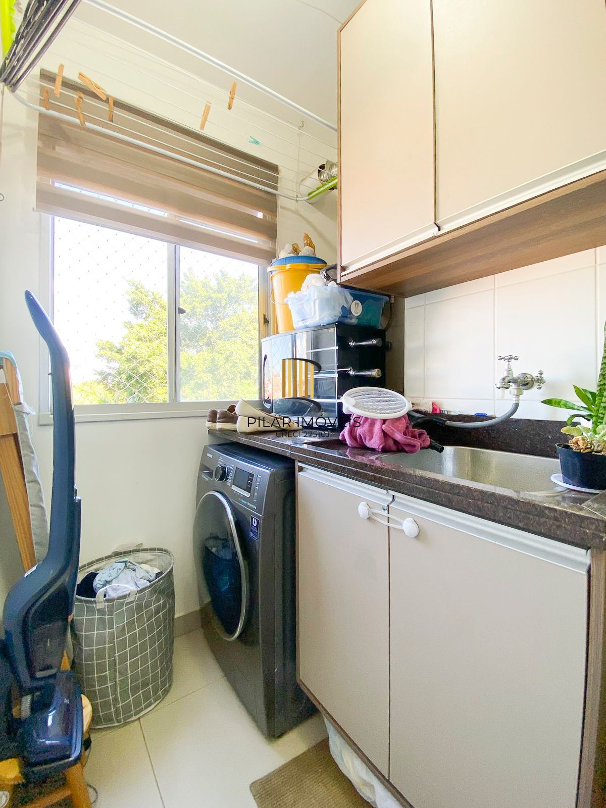 Apartamento / 2 Dormitórios / 1 Vaga / Semi mobiliado / Jardim Itu / Porto Alegre / RS