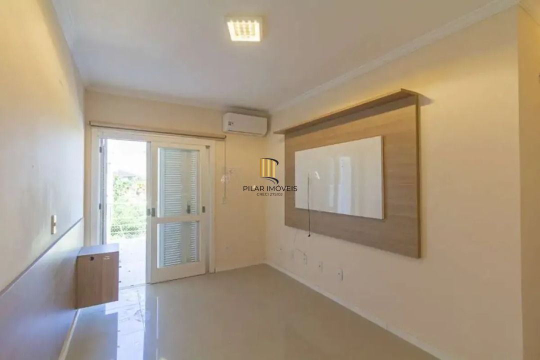 Casa a venda no bairro Moinhos de vento / Canoas RS com 4 quartos /  1 suite / 2 banheiros / 2 vagas