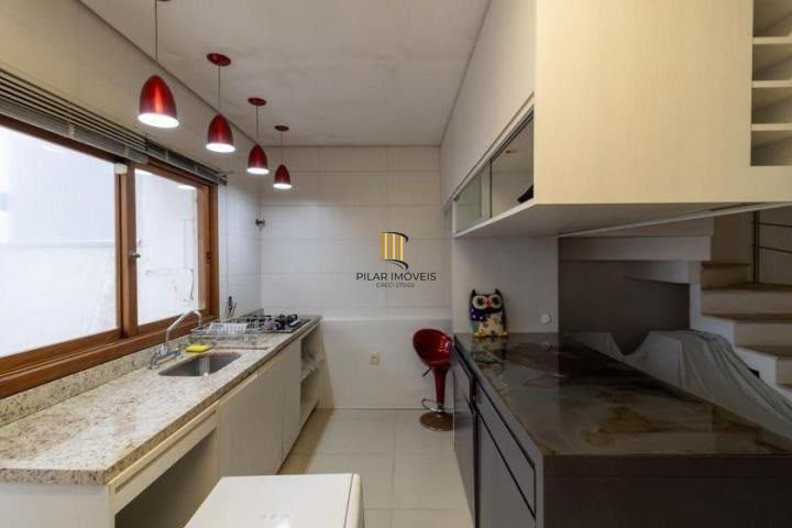 Casa à Venda - Hipica, 3 Quartos, 143 m²