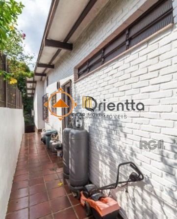 Casa 4 dormitórios no bairro Chácara das Pedras