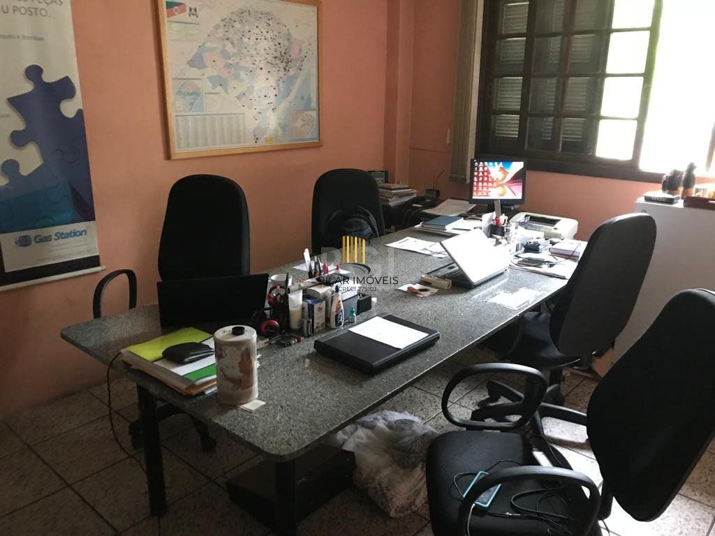 Casa para Venda - 270m², 4 dormitórios, sendo 1 suites, 5 vagas - Partenon