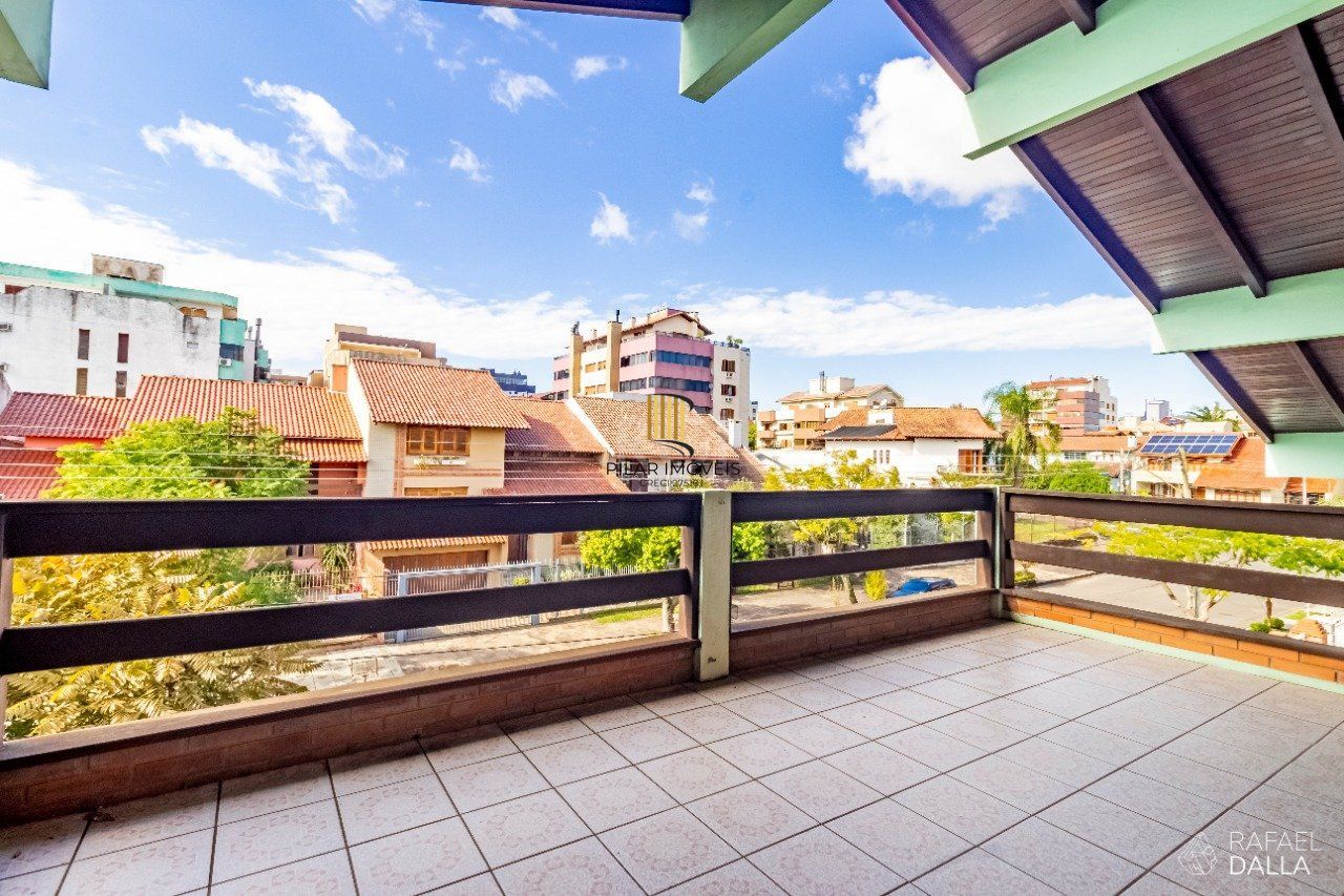Casa para Venda - 574m², 3 dormitórios, sendo 2 suites, 8 vagas - Jardim Planalto