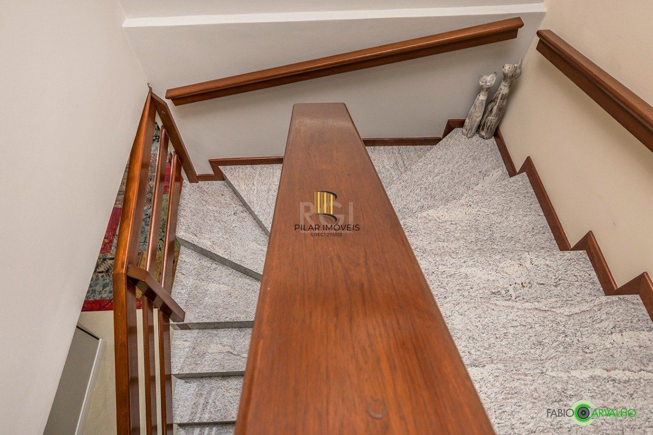 Sobrado para Venda - 335m², 4 dormitórios, sendo 2 suites, 3 vagas - Petrópolis