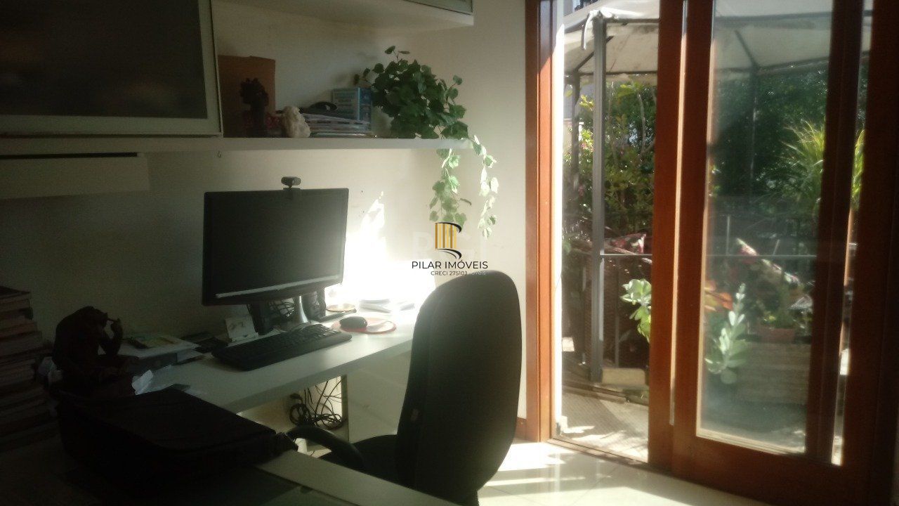 Sobrado para Venda - 656m², 5 dormitórios, sendo 4 suites, 2 vagas - Cristo Redentor