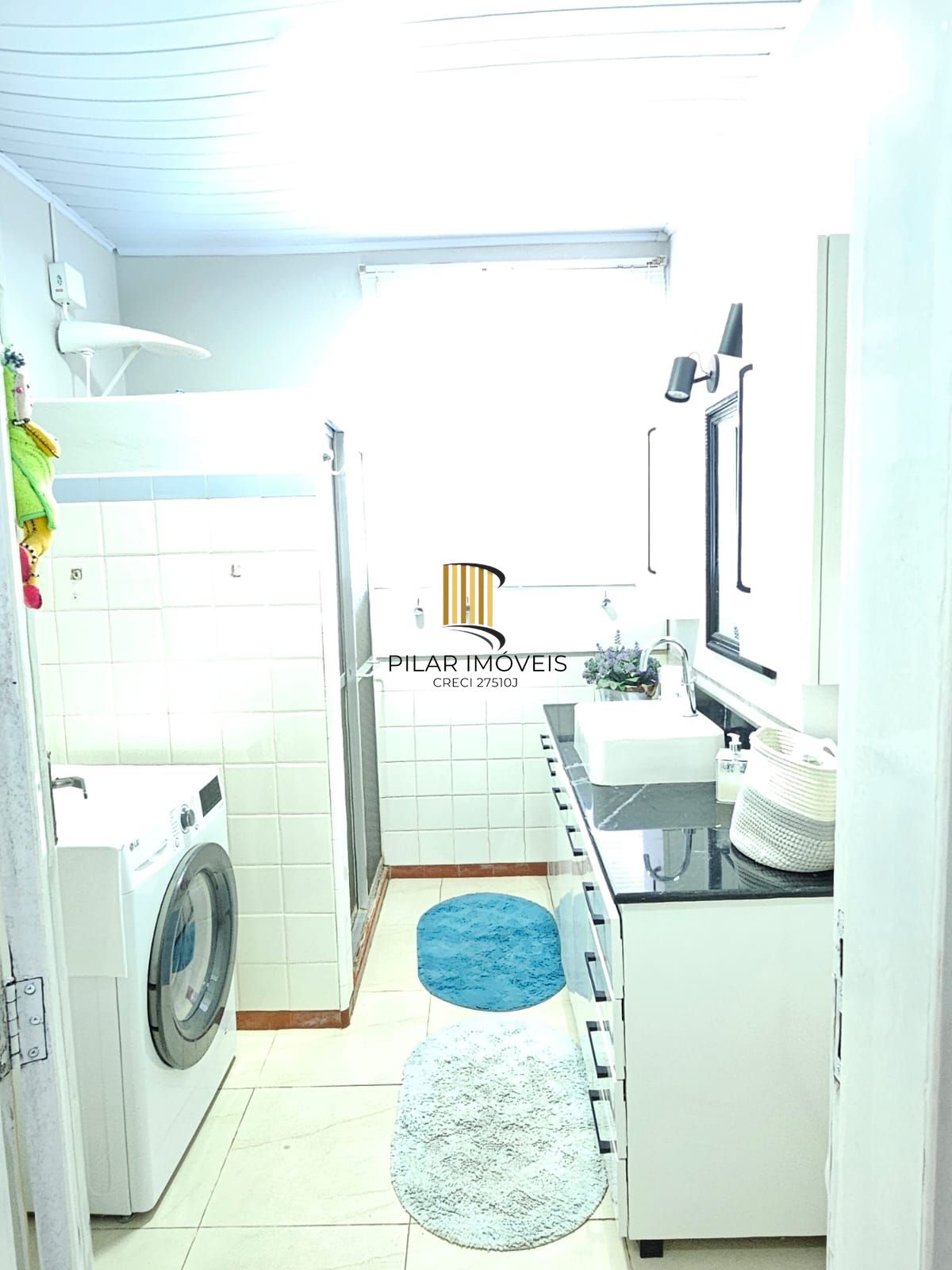 Casa 2 dormitórios no bairro Navegantes