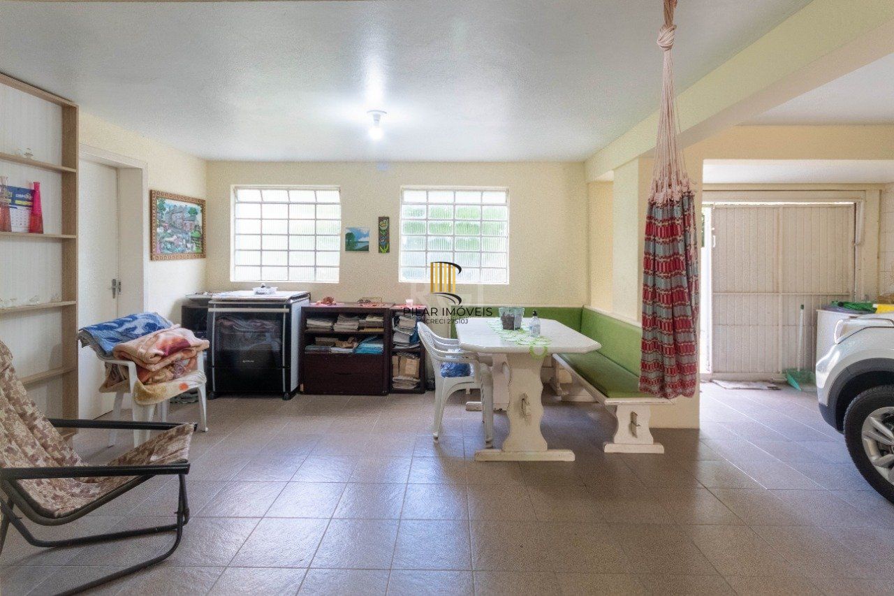Casa para Venda - 250m², 3 dormitórios, sendo 2 suites, Partenon