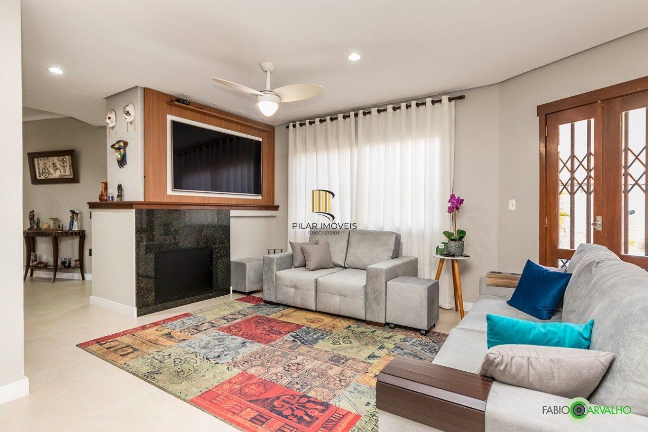 Sobrado para Venda - 335m², 4 dormitórios, sendo 2 suites, 3 vagas - Petrópolis