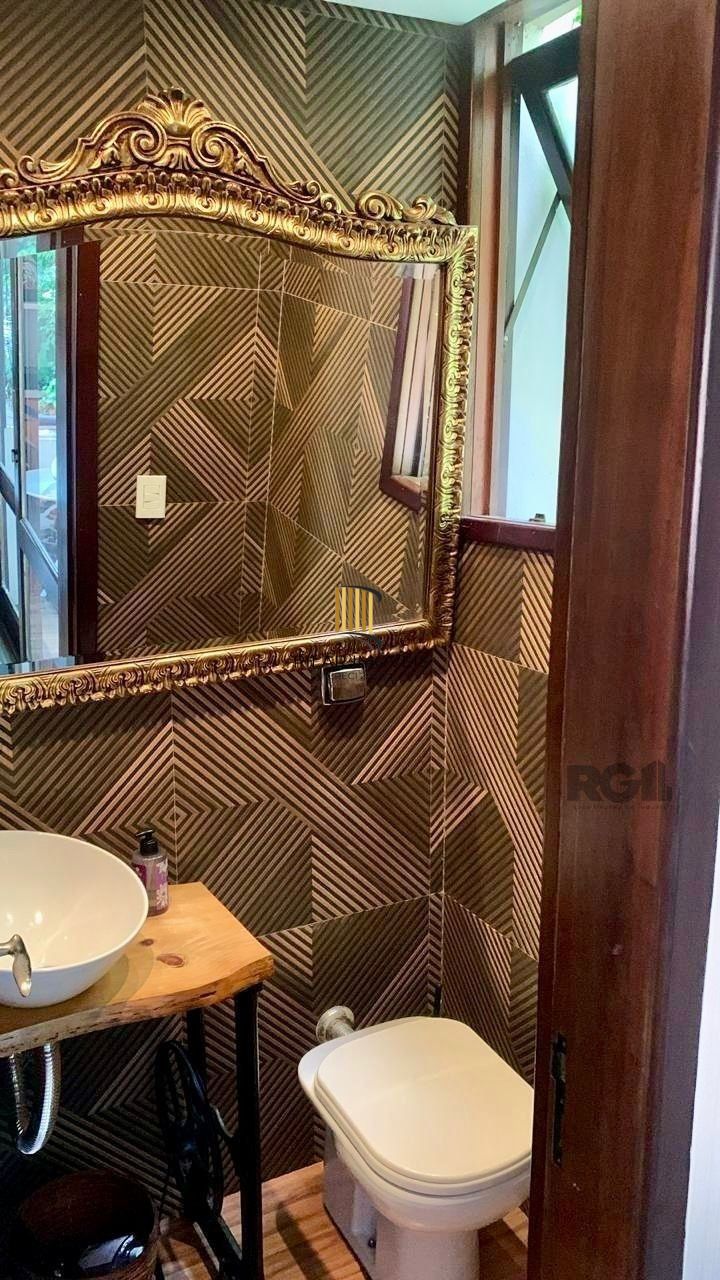 Casa para VENDA em Condomínio na Vila Assunção com 199m², 3 dormitórios, 2 suítes e 2 vagas de garagem. 