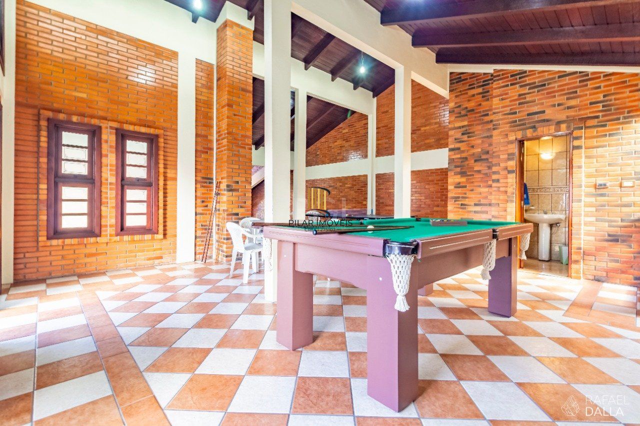 Casa para Venda - 574m², 3 dormitórios, sendo 2 suites, 8 vagas - Jardim Planalto