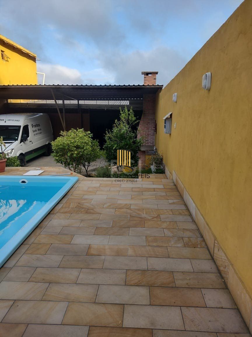 Casa para Venda - 0.18m², 2 dormitórios, sendo 2 suites, 3 vagas - Lomba do Pinheiro