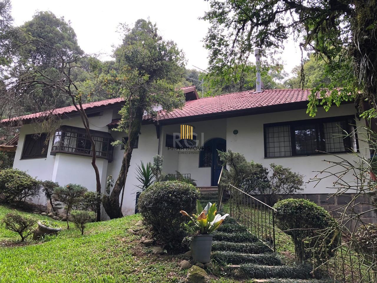 Sobrado para Venda - 295.24m², 3 dormitórios, sendo 3 suites, 2 vagas - Canela