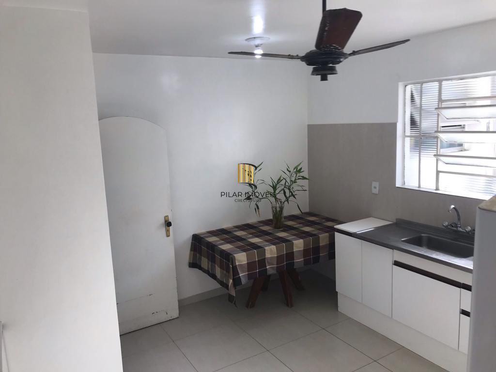 VENDE E ALUGA APARTAMENTO COM 100M² E UMA VAGA DE GARAGEM.