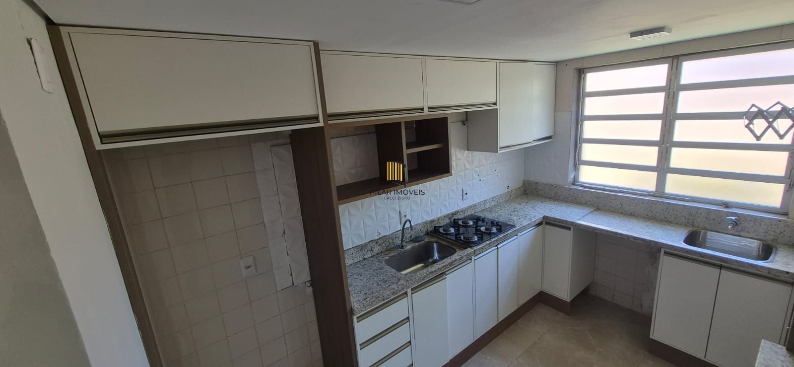 Apartamento 2 Dormiótios / Cond. fechado/ piscina/ excelente localização