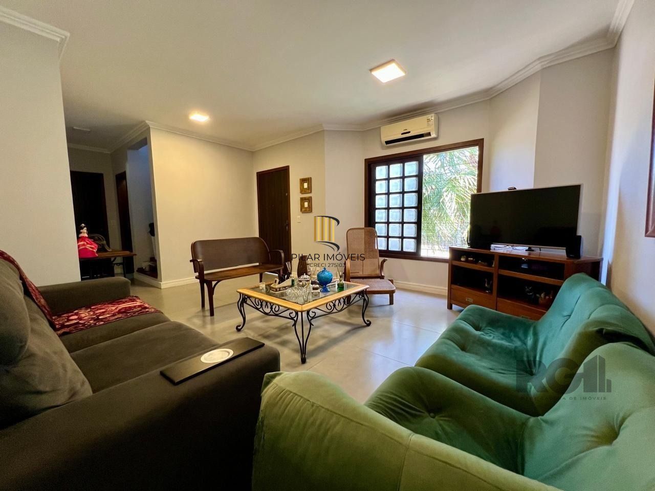 Casa 3 dormitórios no bairro Serraria