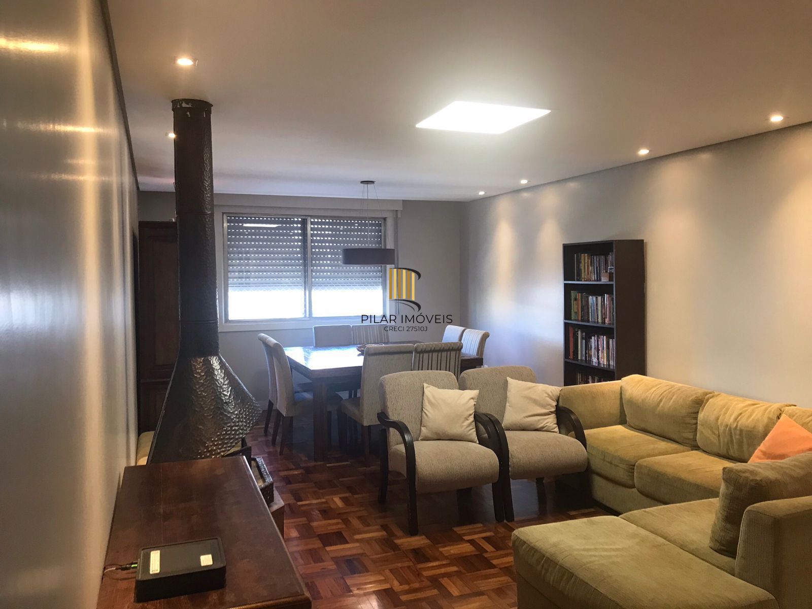 VENDE E ALUGA APARTAMENTO COM 100M² E UMA VAGA DE GARAGEM.