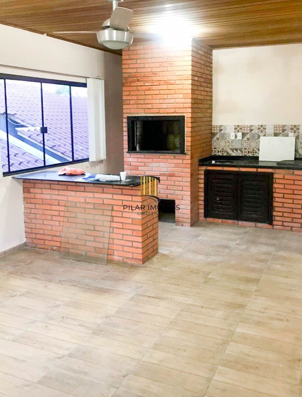 Casa / 4 Dormitórios / 1 Suíte / Salão de festas / 2 Vagas / Jardim Algarve / Alvorada / RS