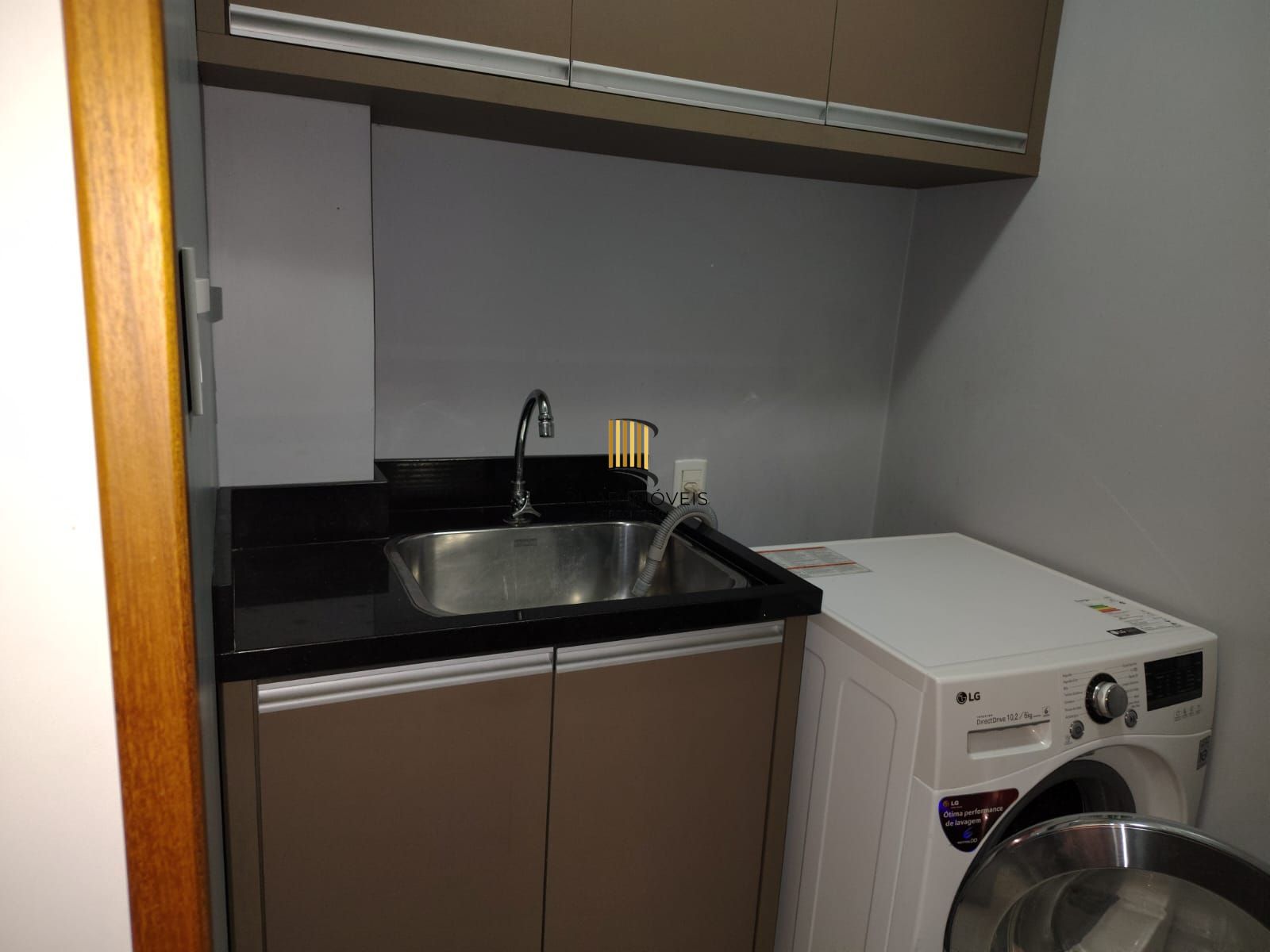 Apartamento Espaçoso no Centro Histórico com Móveis Sob Medida