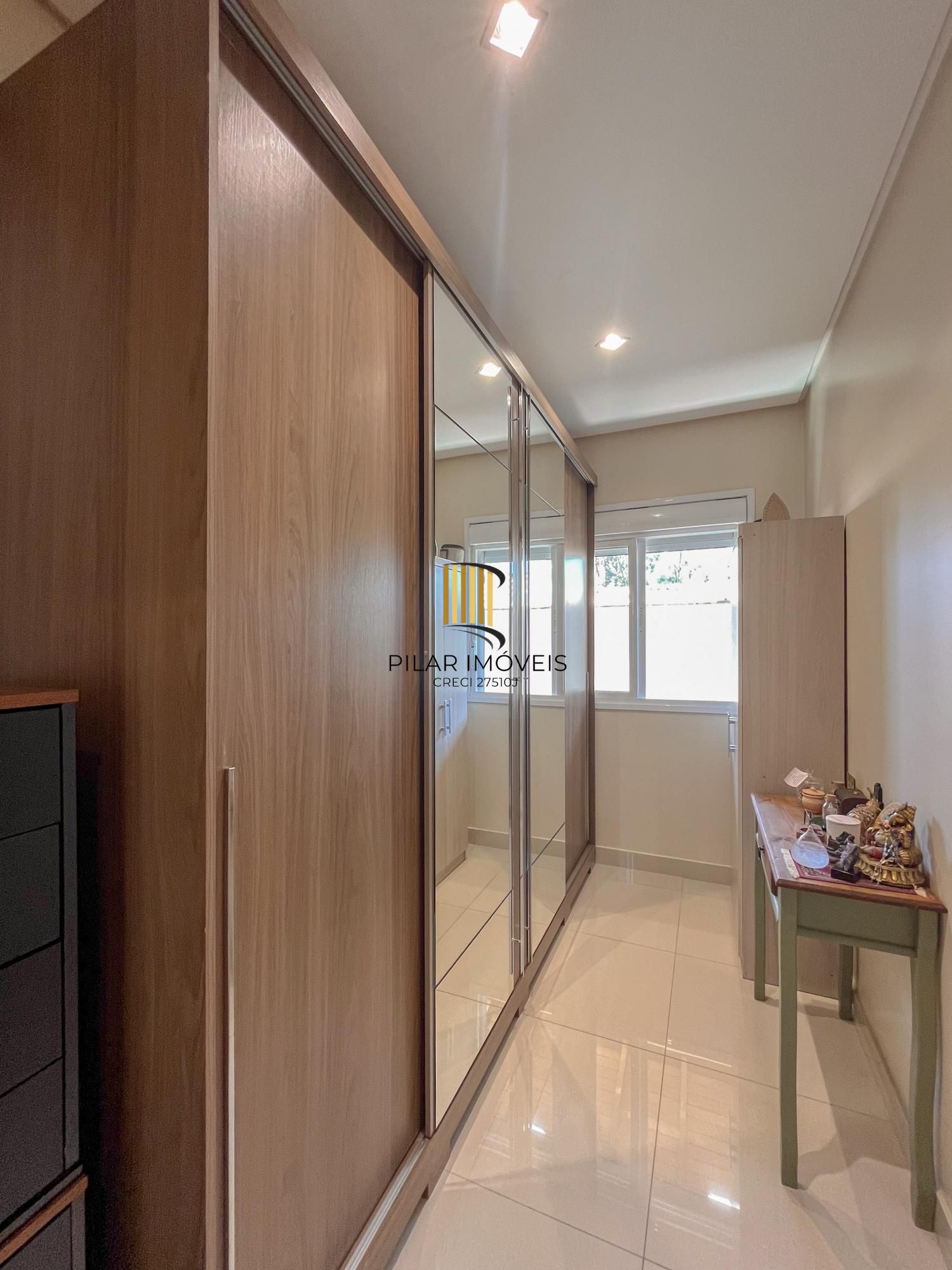 Casa em condomínio com 03 dormitórios no Alta Vista