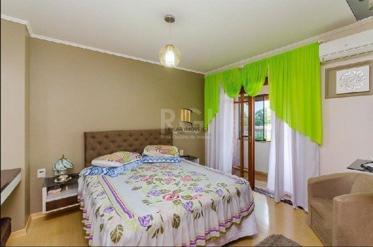 Casa 3 dormitórios no bairro Sarandi