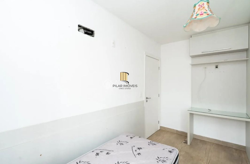 Apartamento com 2 quartos e 79m² à venda em Passo da Areia, Porto Alegre.