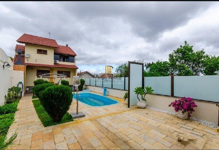Casa 3 dormitórios no bairro Sarandi