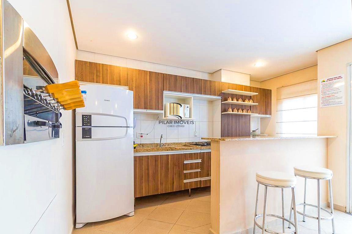 Apartamento / 2 Dormitórios / 1 Vaga / Semi mobiliado / Jardim Itu / Porto Alegre / RS