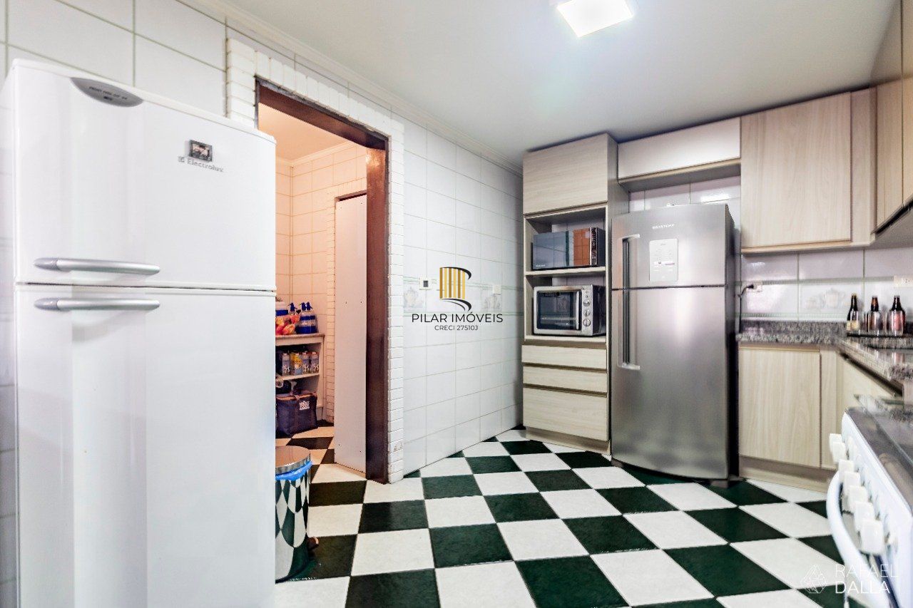 Casa para Venda - 574m², 3 dormitórios, sendo 2 suites, 8 vagas - Jardim Planalto