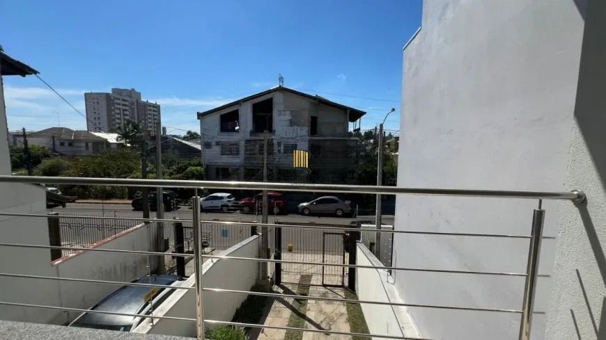 Casa a venda no bairro São José com 2 quartos / 2 suítes / 3 banheiros