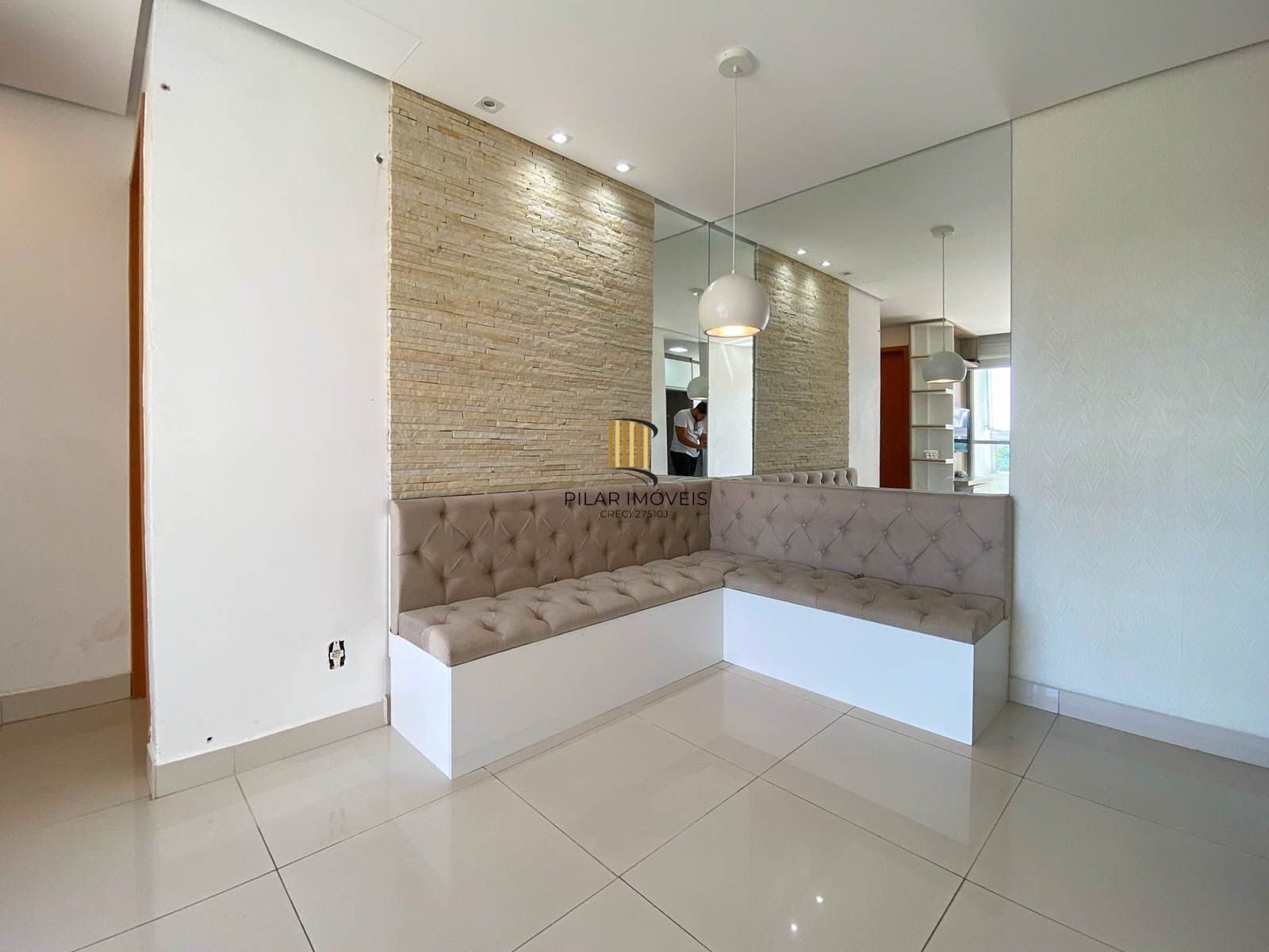 Apartamento / 2 Dormitórios / Sacada com Churrasqueira / 1 Vaga / Morro Santana / Porto Alegre / RS