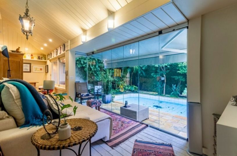 Cobertura para Venda - 304.71m², 3 dormitórios, sendo 1 suites, 2 vagas - Bela Vista