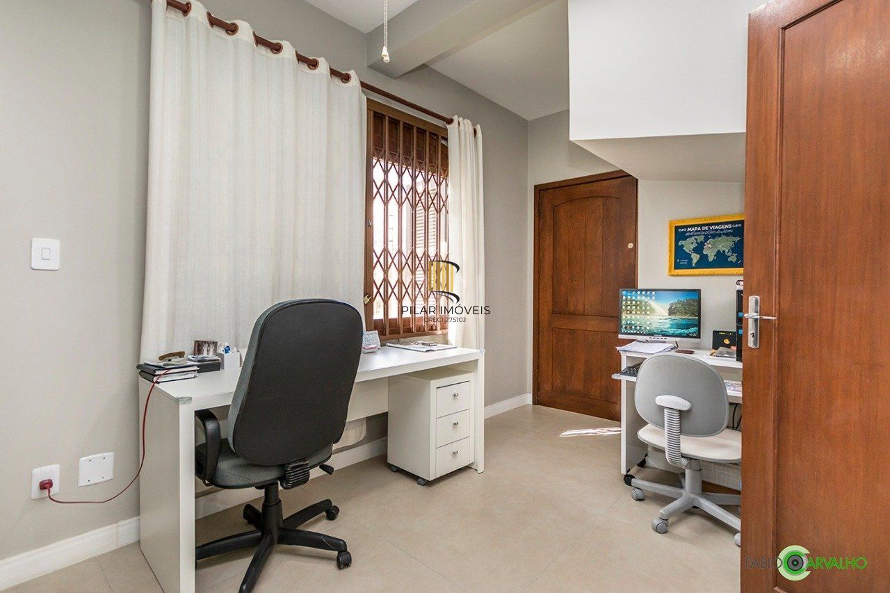 Sobrado para Venda - 335m², 4 dormitórios, sendo 2 suites, 3 vagas - Petrópolis