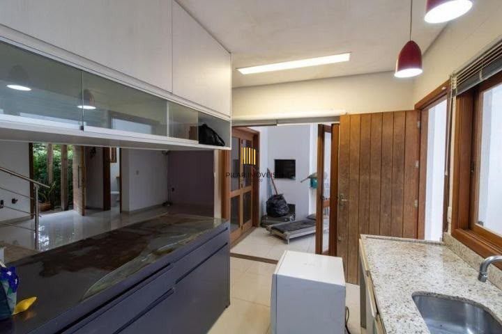 Casa à Venda - Hipica, 3 Quartos, 143 m²