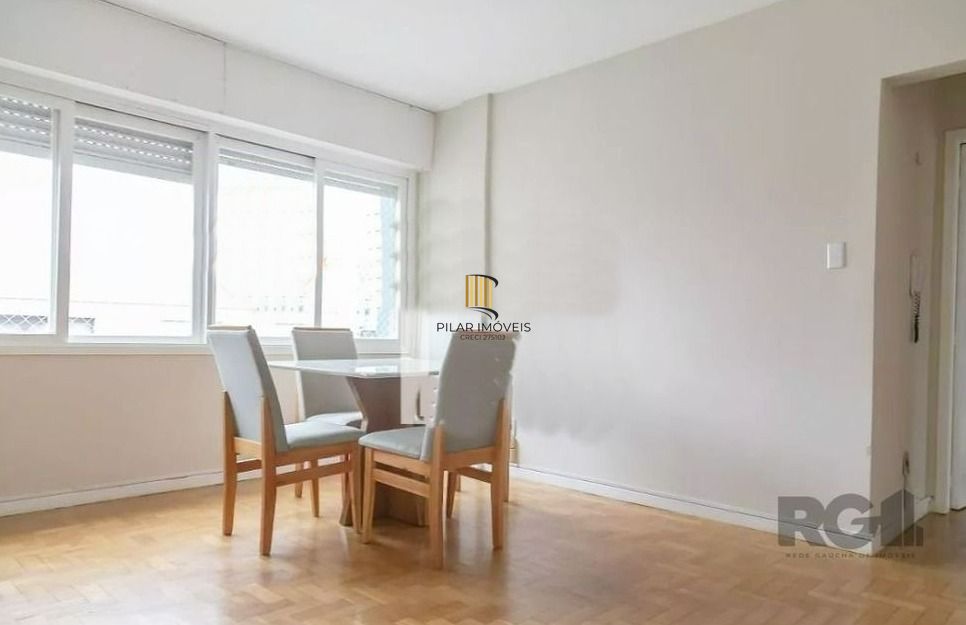 APARTAMENTO 3 DORMITÓRIOS COM GARAGEM NO BAIRRO FARROUPILHA EM PORTO ALEGRE